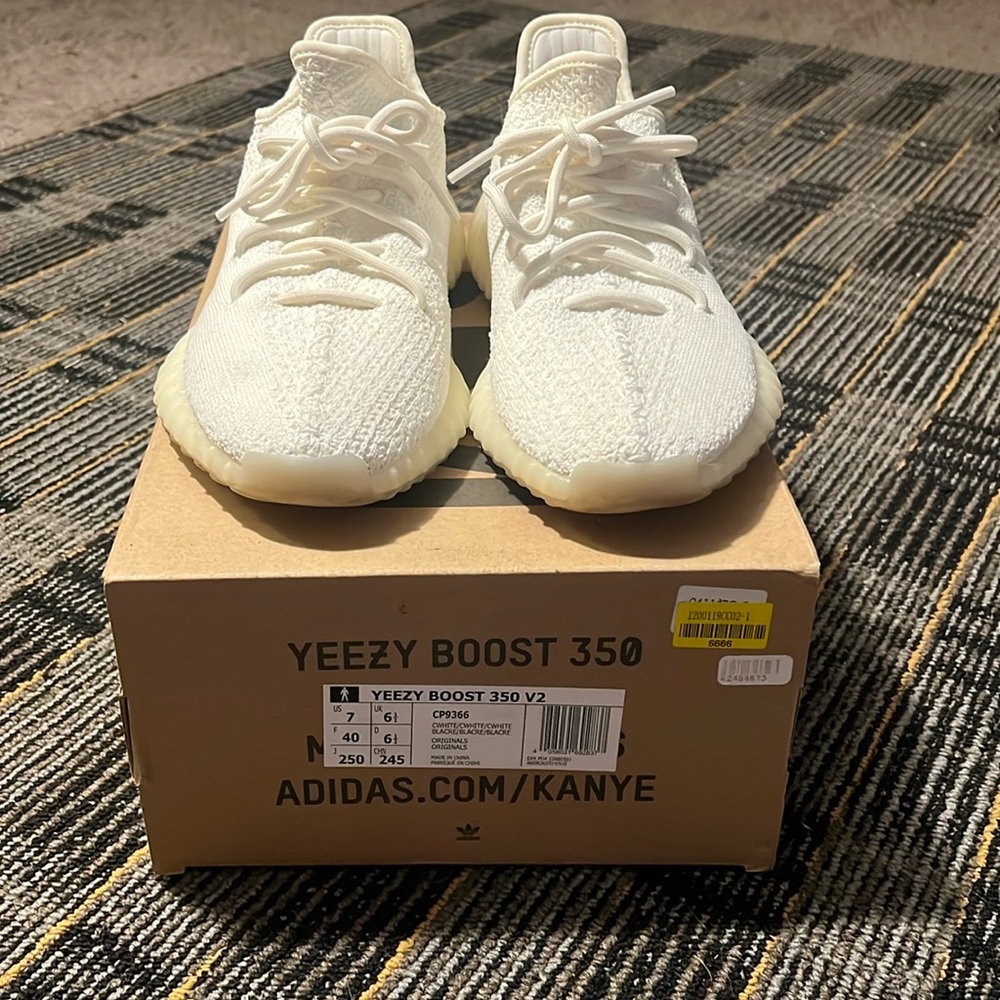 Yeezy 350 White size 7 men